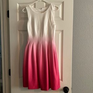 Calvin Klein size 4 with ✨pockets✨